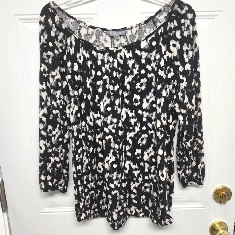 Daisy Fuentes Medium Black and Cream 3/4 Sleeve Blouse